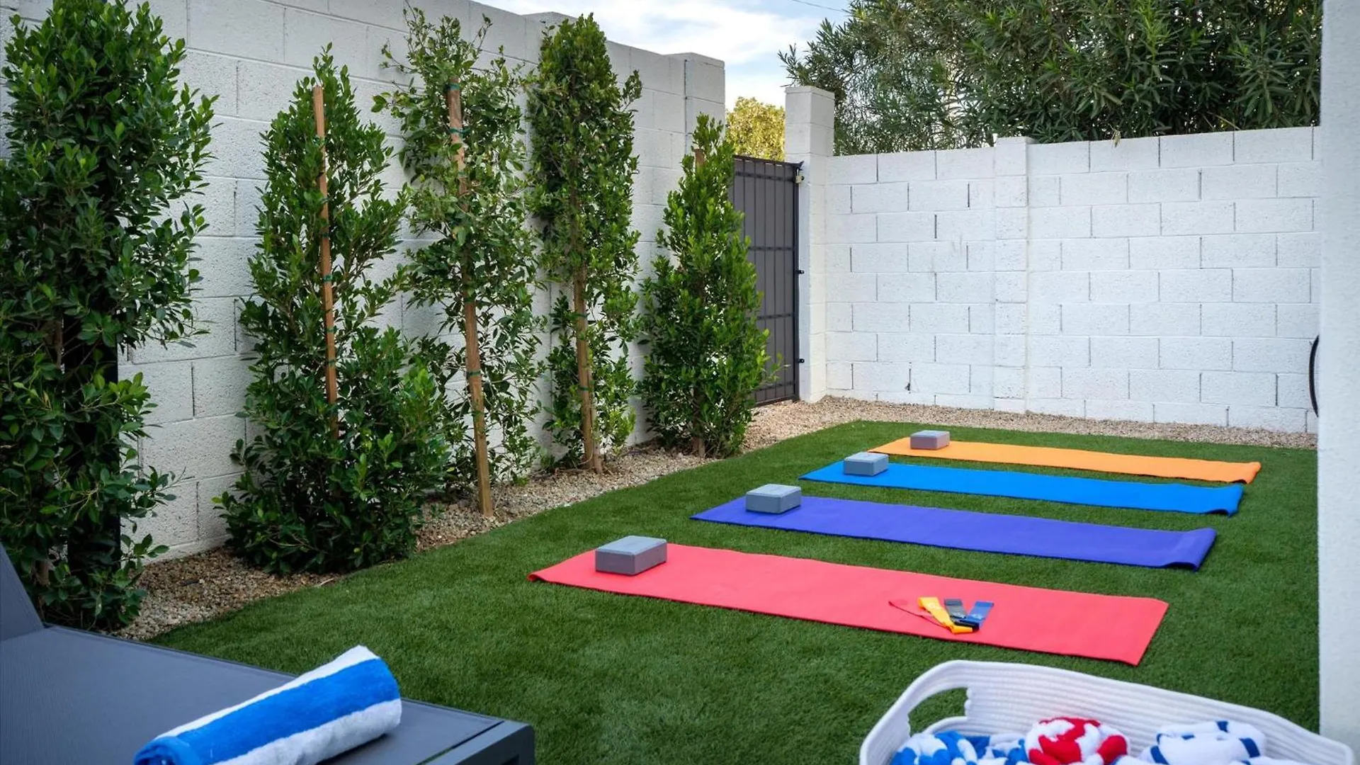 Desert Palm Luxury Space - Walk To Old Town! Scottsdale