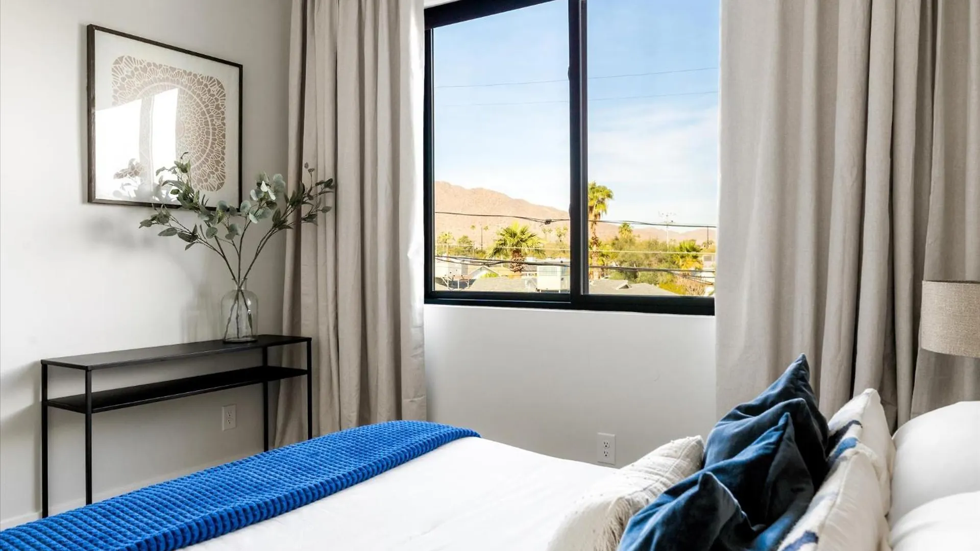 Desert Palm Luxury Space - Walk To Old Town! Scottsdale Holiday home